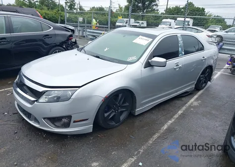 2010 Ford Fusion Sport z USA, uszkodzony, nr VIN 3FAHP0KC8AR205398